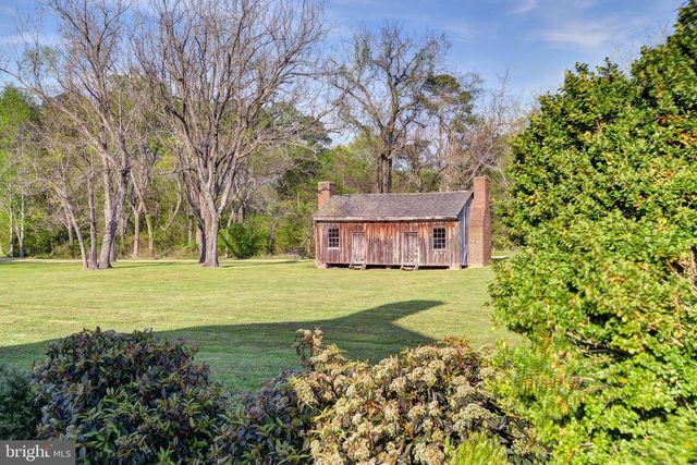 1425 TWIGGS FERRY RD, Hartfield, VA 23071