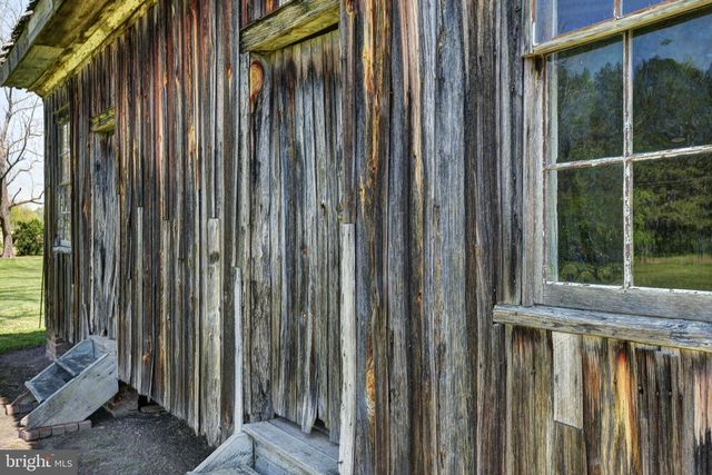 1425 TWIGGS FERRY RD, Hartfield, VA 23071