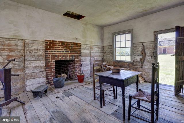 1425 TWIGGS FERRY RD, Hartfield, VA 23071