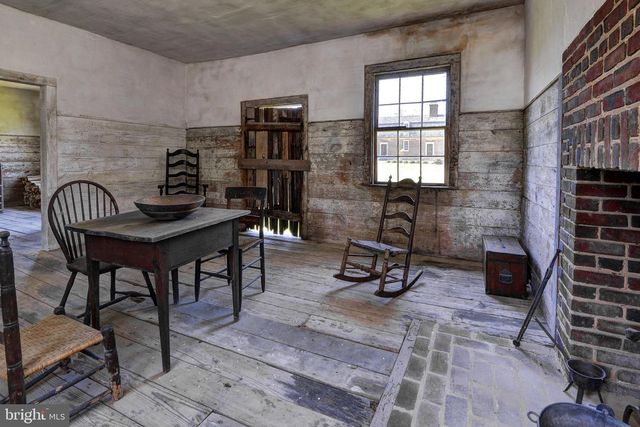 1425 TWIGGS FERRY RD, Hartfield, VA 23071