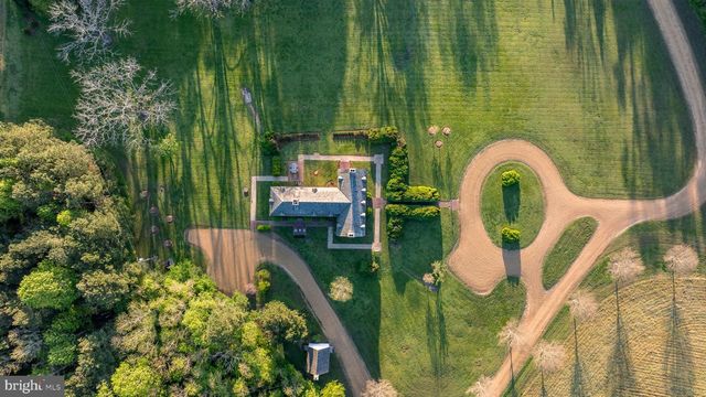 1425 TWIGGS FERRY RD, Hartfield, VA 23071