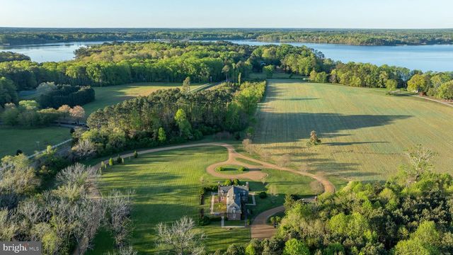 1425 TWIGGS FERRY RD, Hartfield, VA 23071