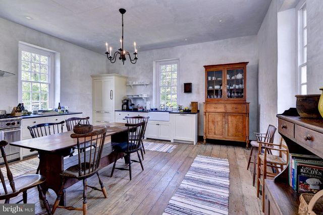 1425 TWIGGS FERRY RD, Hartfield, VA 23071