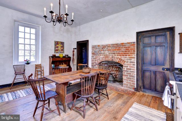 1425 TWIGGS FERRY RD, Hartfield, VA 23071