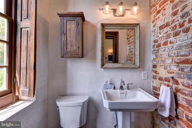 1425 TWIGGS FERRY RD, Hartfield, VA 23071