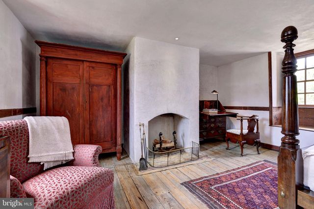 1425 TWIGGS FERRY RD, Hartfield, VA 23071