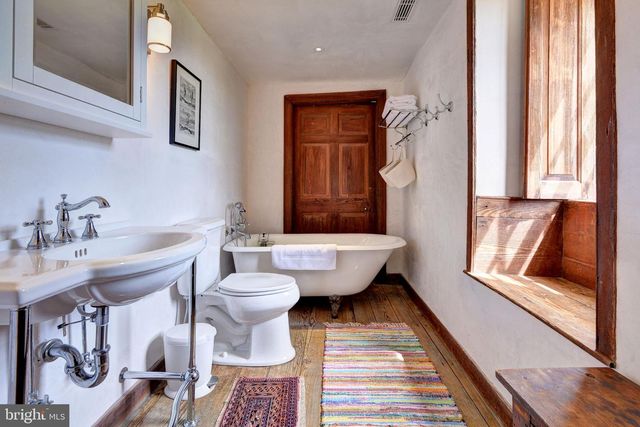 1425 TWIGGS FERRY RD, Hartfield, VA 23071