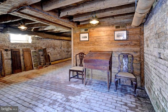 1425 TWIGGS FERRY RD, Hartfield, VA 23071