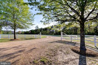 1425 TWIGGS FERRY RD, Hartfield, VA 23071