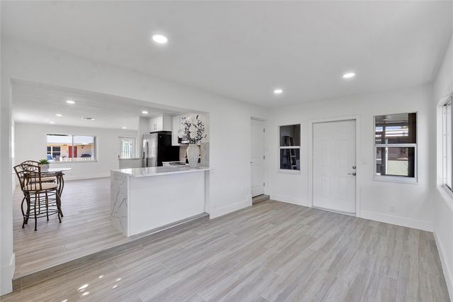 4918 NW 56th Ct, Tamarac, FL 33319