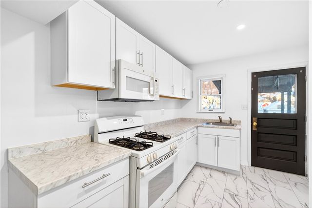 727 Vermont Ave, Glassport, PA 15045