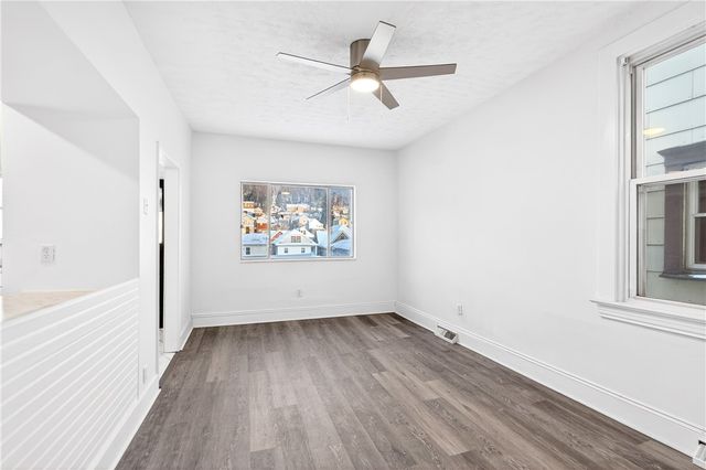 727 Vermont Ave, Glassport, PA 15045