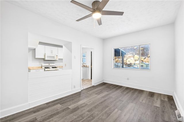 727 Vermont Ave, Glassport, PA 15045