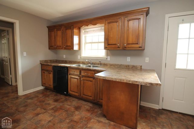 1102 William Hall Drive, Paragould, AR 72450