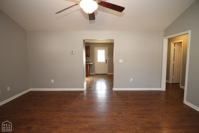 1102 William Hall Drive, Paragould, AR 72450