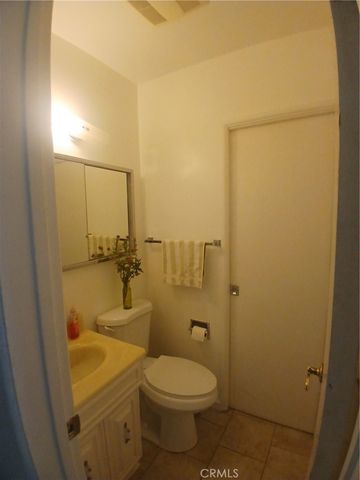 7650 Wilbur Avenue, Reseda, CA 91335