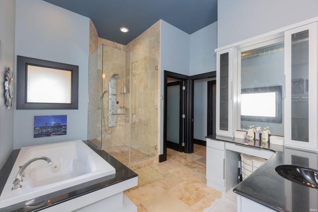 301 Main St Apt D, Evansville, IN 47708