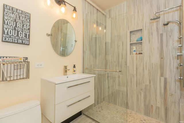 301 Main St Apt D, Evansville, IN 47708