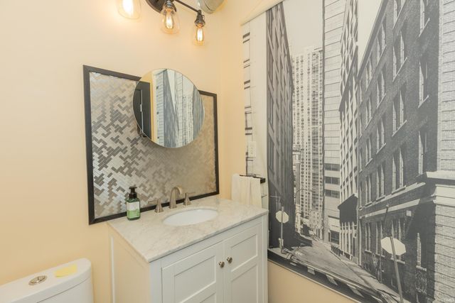 301 Main St Apt D, Evansville, IN 47708