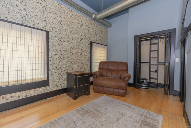 301 Main St Apt D, Evansville, IN 47708