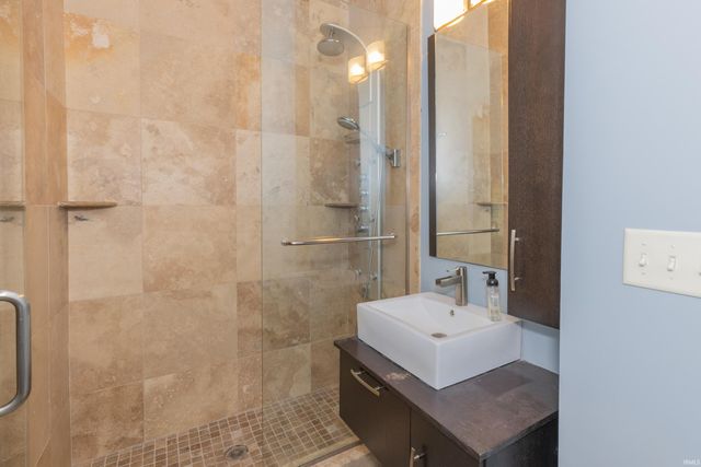 301 Main St Apt D, Evansville, IN 47708