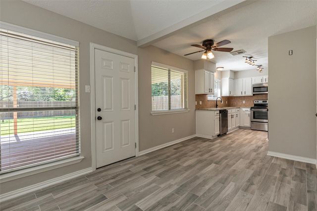 1304 Piney Woods Drive, Friendswood, TX 77546