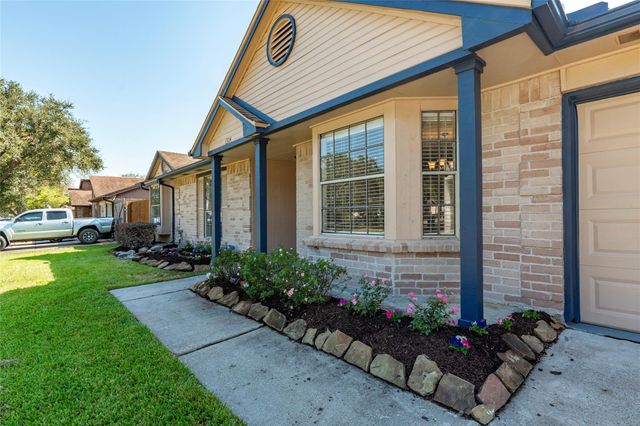 1304 Piney Woods Drive, Friendswood, TX 77546