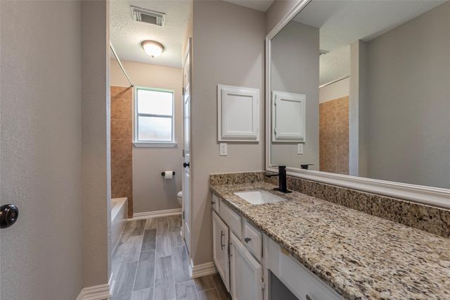 1304 Piney Woods Drive, Friendswood, TX 77546