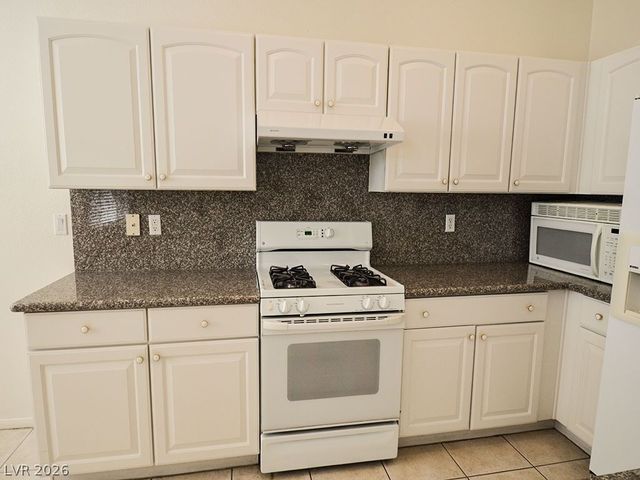 10325 WHISPY WILLOW Way, Las Vegas, NV 89135