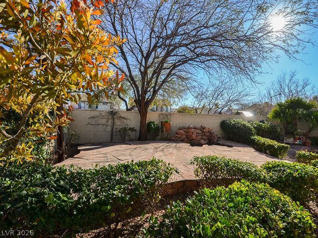 10325 WHISPY WILLOW Way, Las Vegas, NV 89135