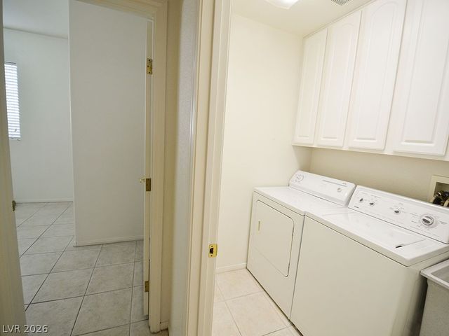 10325 WHISPY WILLOW Way, Las Vegas, NV 89135