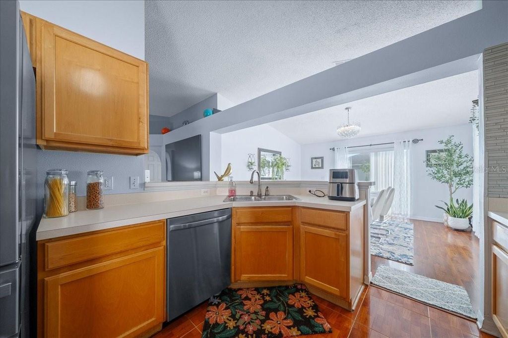 Image 20 of property listing at 11316 CAMUS LANE, Orlando, FL 32824