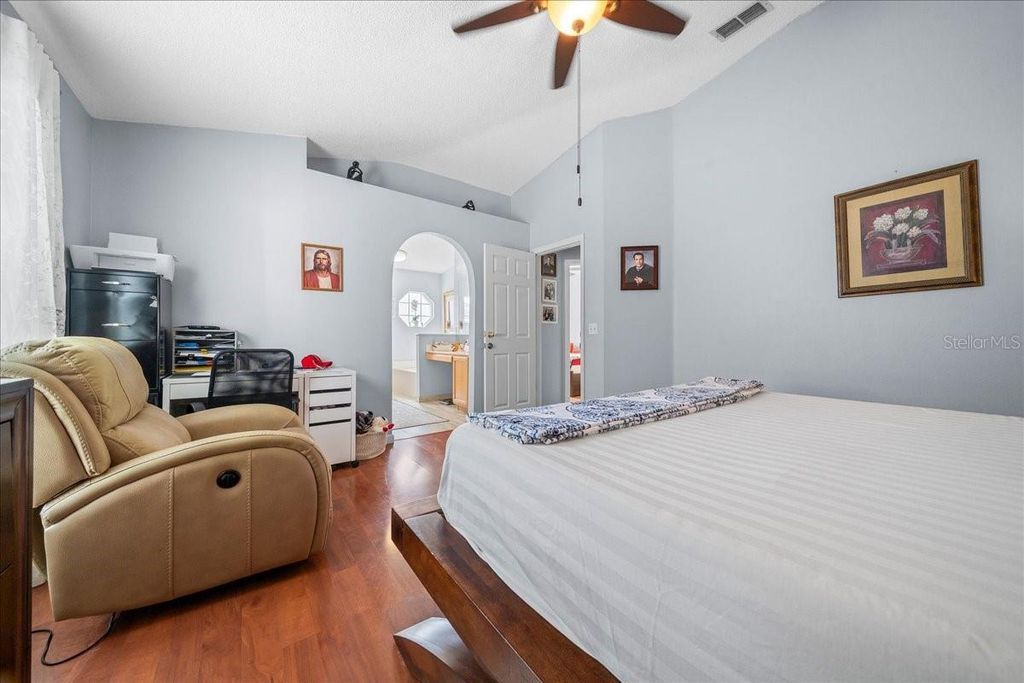 Image 37 of property listing at 11316 CAMUS LANE, Orlando, FL 32824