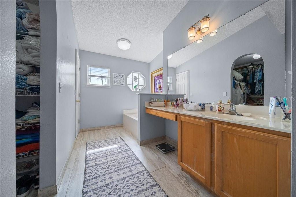 Image 38 of property listing at 11316 CAMUS LANE, Orlando, FL 32824