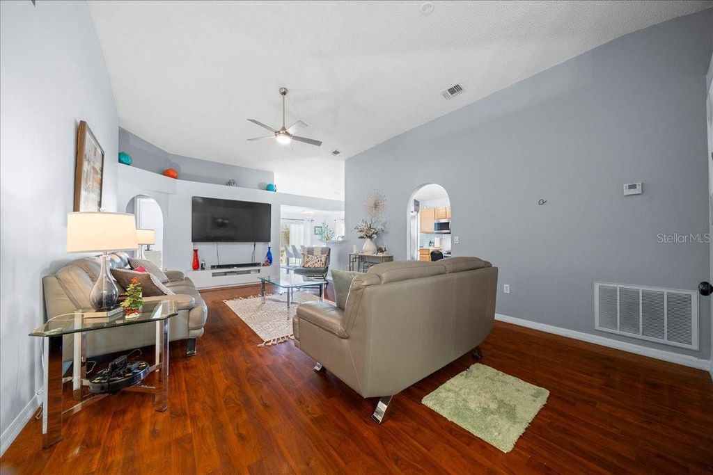 Image 7 of property listing at 11316 CAMUS LANE, Orlando, FL 32824