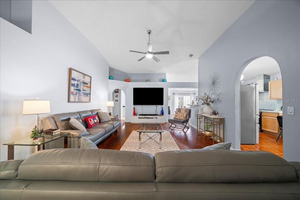 Image 8 of property listing at 11316 CAMUS LANE, Orlando, FL 32824