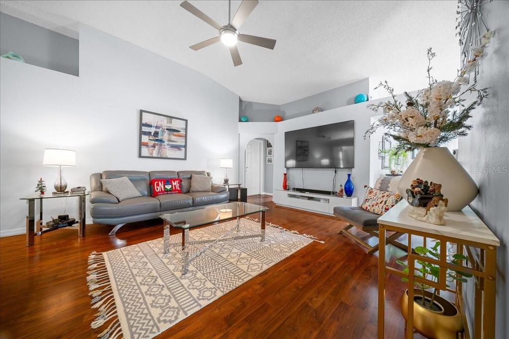 Image 10 of property listing at 11316 CAMUS LANE, Orlando, FL 32824