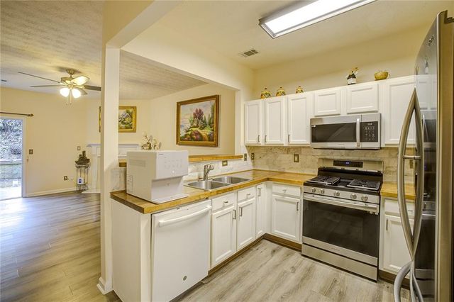 2706 Heathrow Drive, Lawrenceville, GA 30043