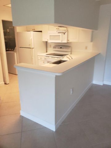 2802 Sarento Place 202, Palm Beach Gardens, FL 33410