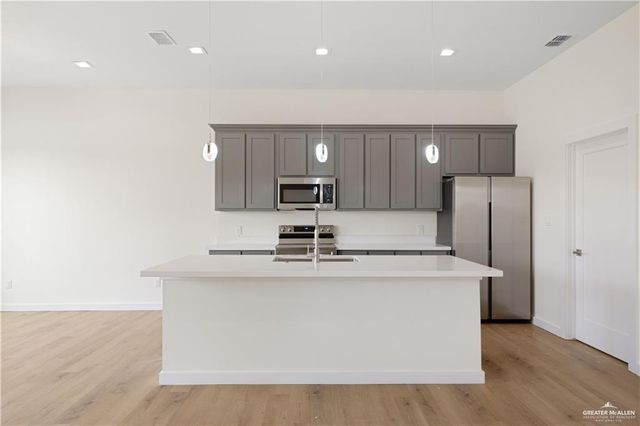 1004 N Trinity Street, Edinburg, TX 78541