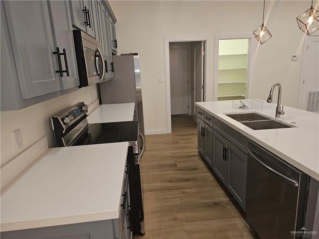 1004 N Trinity Street, Edinburg, TX 78541