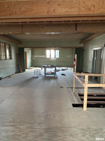 1611 7TH Street, Moline, IL 61264