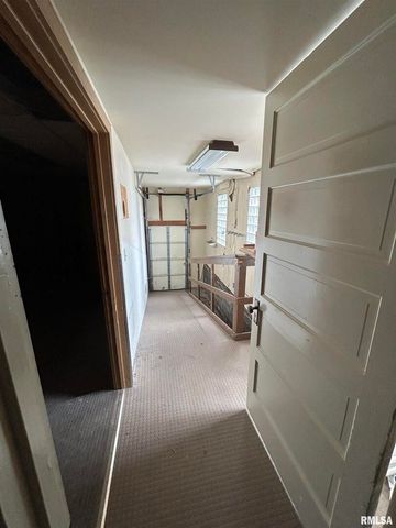 1611 7TH Street, Moline, IL 61264