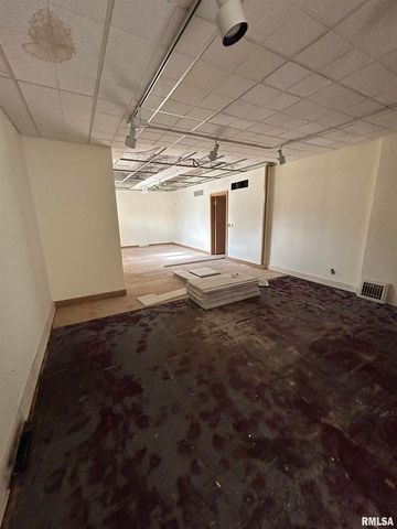 1611 7TH Street, Moline, IL 61264