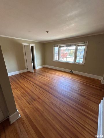 1611 7TH Street, Moline, IL 61264