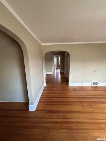 1611 7TH Street, Moline, IL 61264