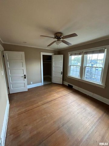 1611 7TH Street, Moline, IL 61264