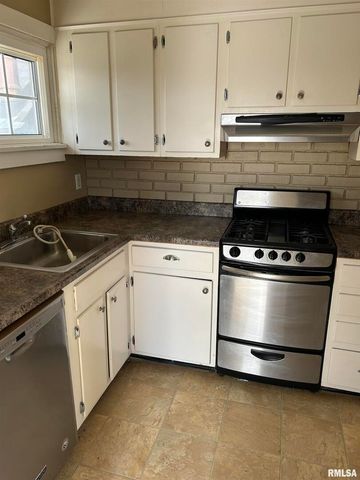 1611 7TH Street, Moline, IL 61264