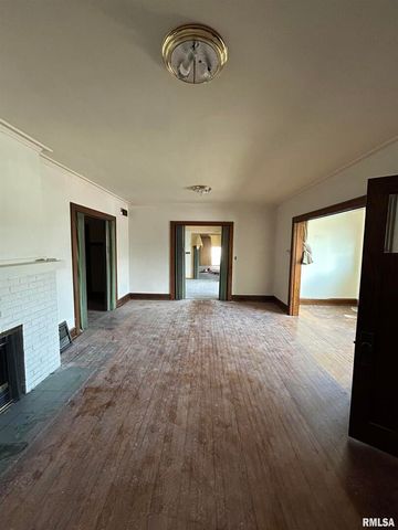 1611 7TH Street, Moline, IL 61264