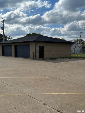 1611 7TH Street, Moline, IL 61264